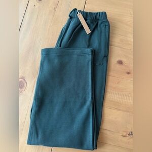 Skims Classic Straight Leg Medium Cotton Fleece Spruce NWT